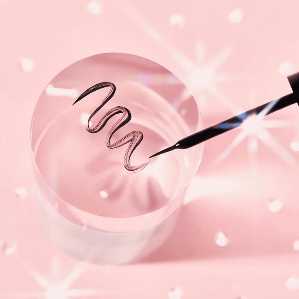 Delineador líquido Essence Lash Princess Waterproof Black