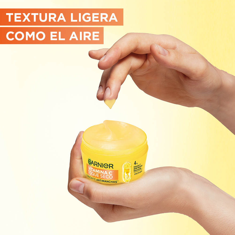 Crema Hidratante Garnier Toque Seco con Vitamina C