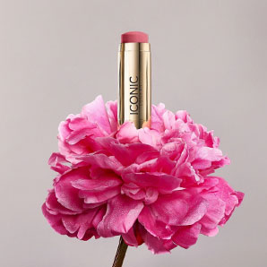 Rubor en barra ICONIC London Blurring Blush Stick Cosmo Mauve